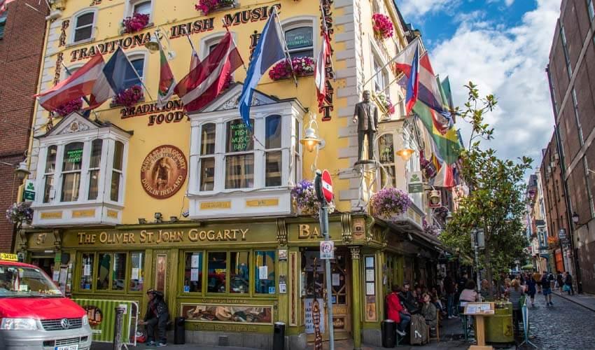 The irish pub in dublin, ireland.