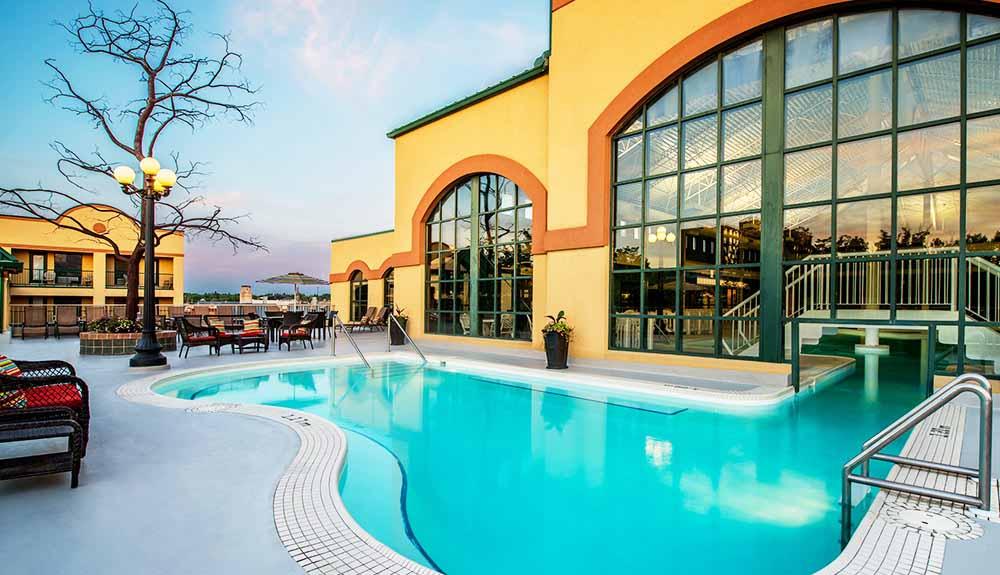 The swimming pool at or close to the hotel.